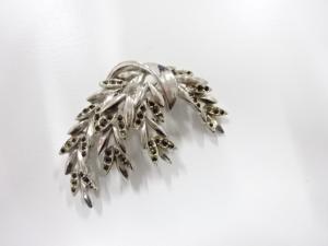 アンティーク　ブローチ